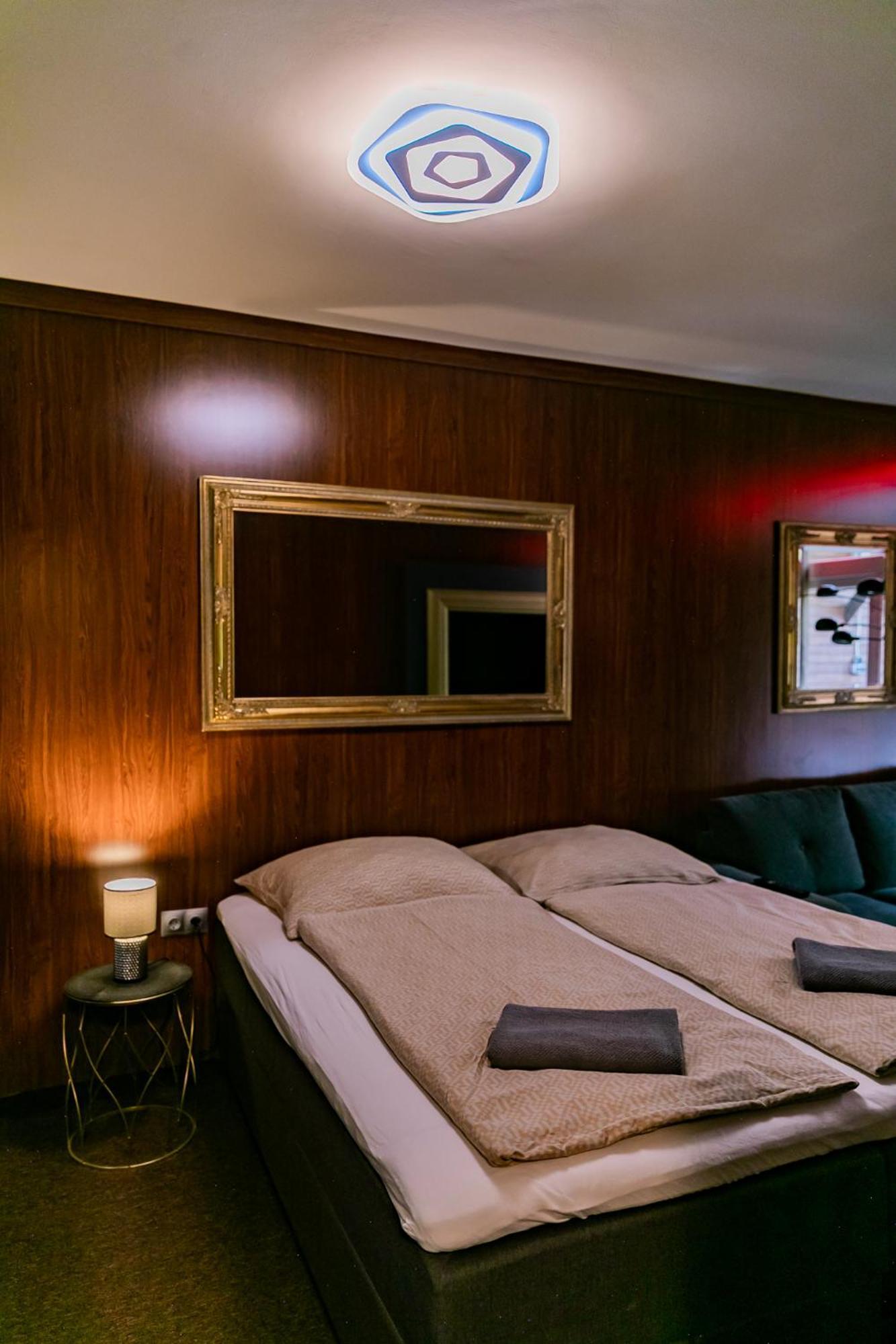 Motel1- A Megfizetheto Luxus! Dunaújváros Εξωτερικό φωτογραφία